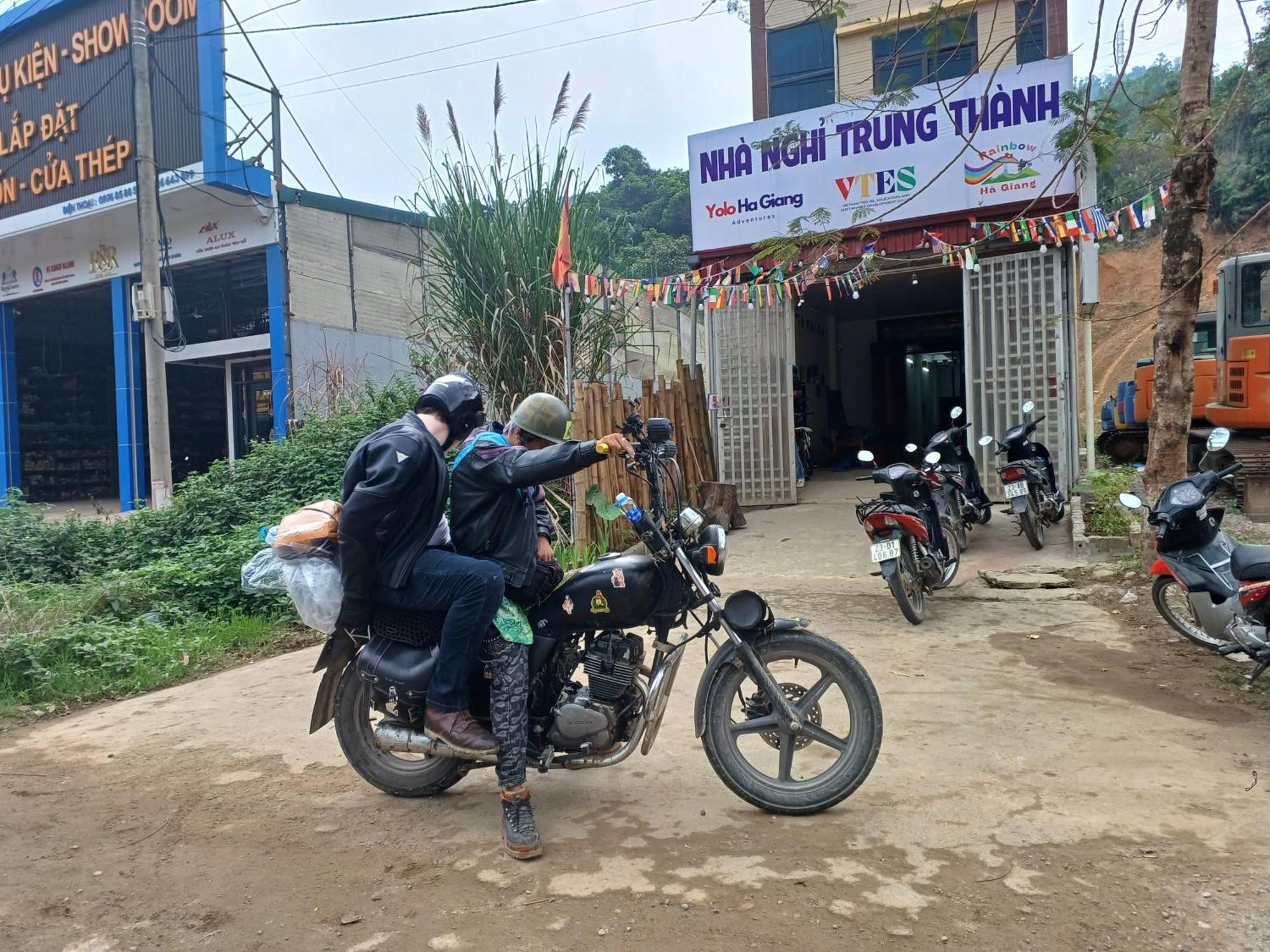 Yolo Ha Giang Adventures, Motorbike And Loop Tours Hotel Eksteriør billede