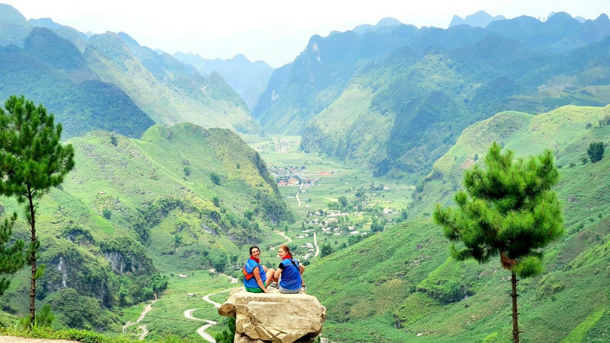 Yolo Ha Giang Adventures, Motorbike And Loop Tours Hotel Eksteriør billede