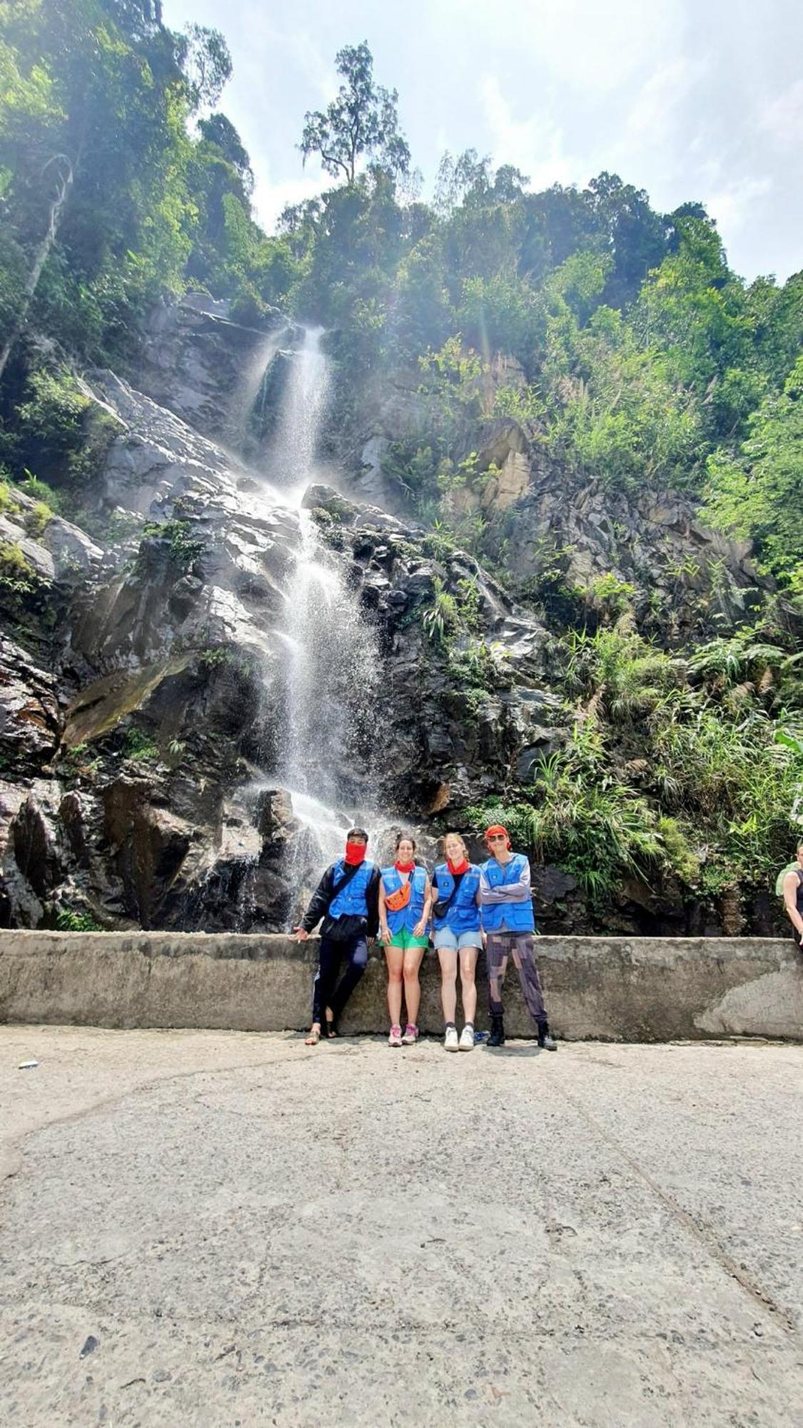 Yolo Ha Giang Adventures, Motorbike And Loop Tours Hotel Eksteriør billede