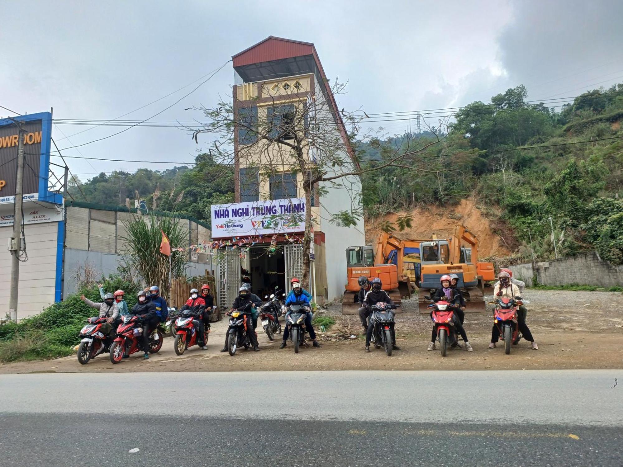 Yolo Ha Giang Adventures, Motorbike And Loop Tours Hotel Eksteriør billede