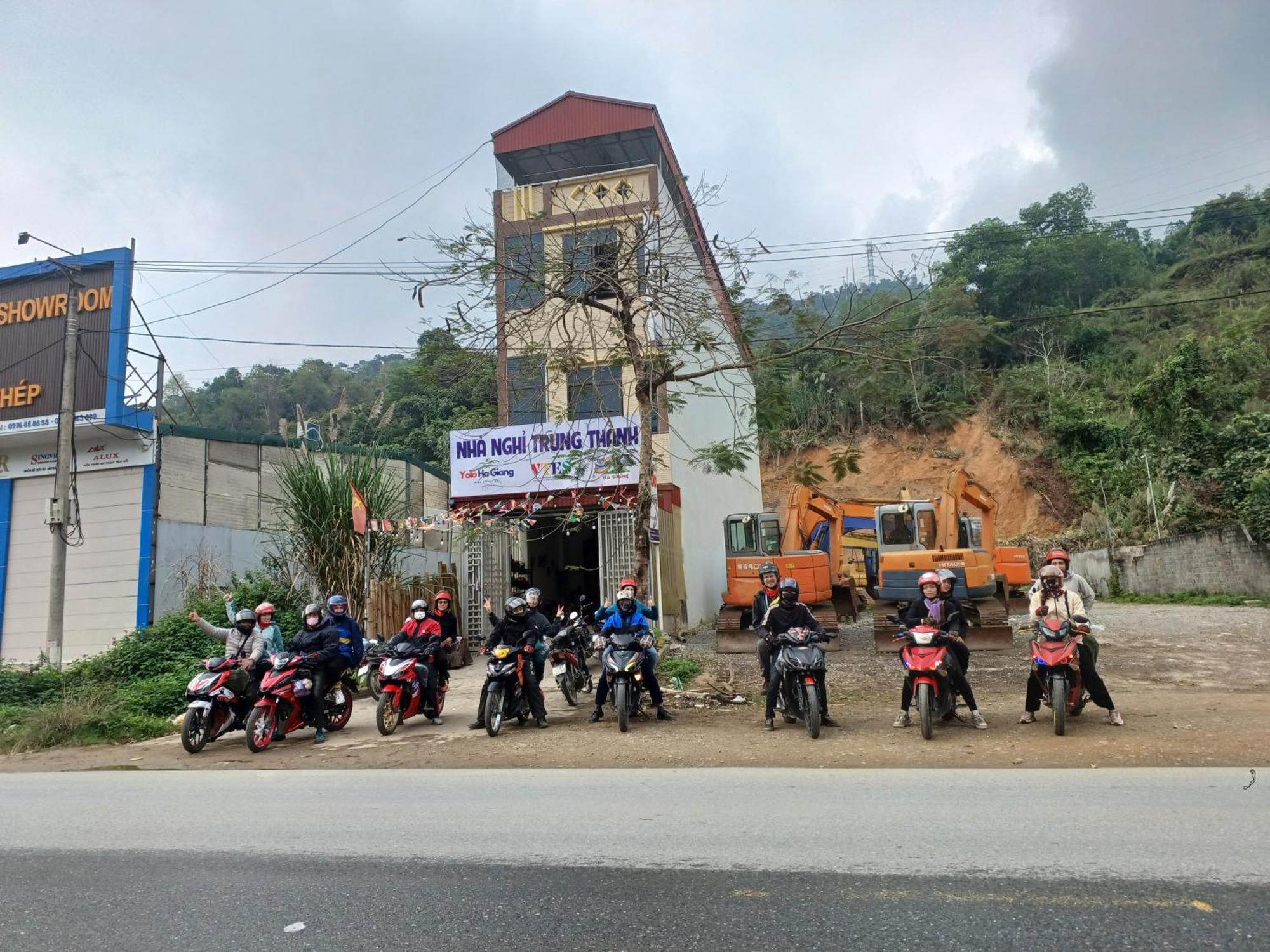 Yolo Ha Giang Adventures, Motorbike And Loop Tours Hotel Eksteriør billede